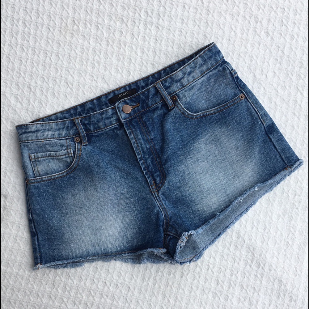 FOREVER 21 JEAN DENIM SHORTS RAW EDGE HEM